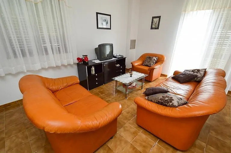 Apartments Bruno 157 Pula 0*,  Croatia